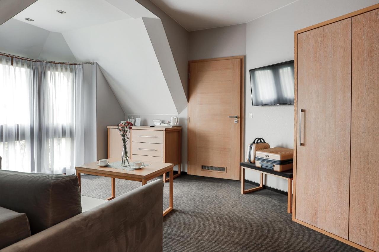 Hotel Salve Glogowek Esterno foto